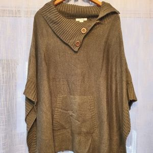 NWOT Simply Noelle forest green sweater poncho